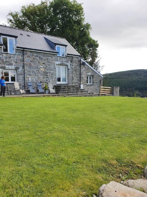 3 Bedroom Barn Conversion With Hot Tub-Garden View - Ty Cerrig Barn Corwen Kültér fotó