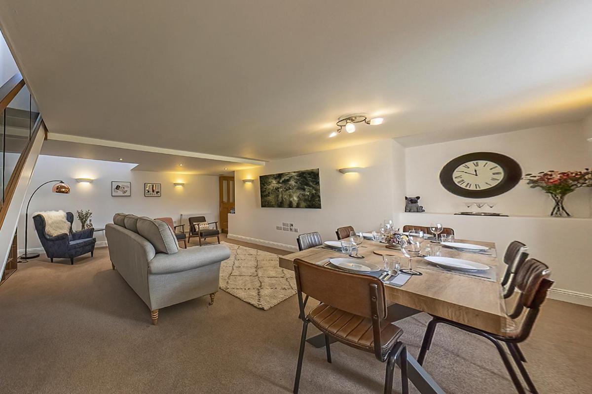 3 Bedroom Barn Conversion With Hot Tub-Garden View - Ty Cerrig Barn Corwen Kültér fotó